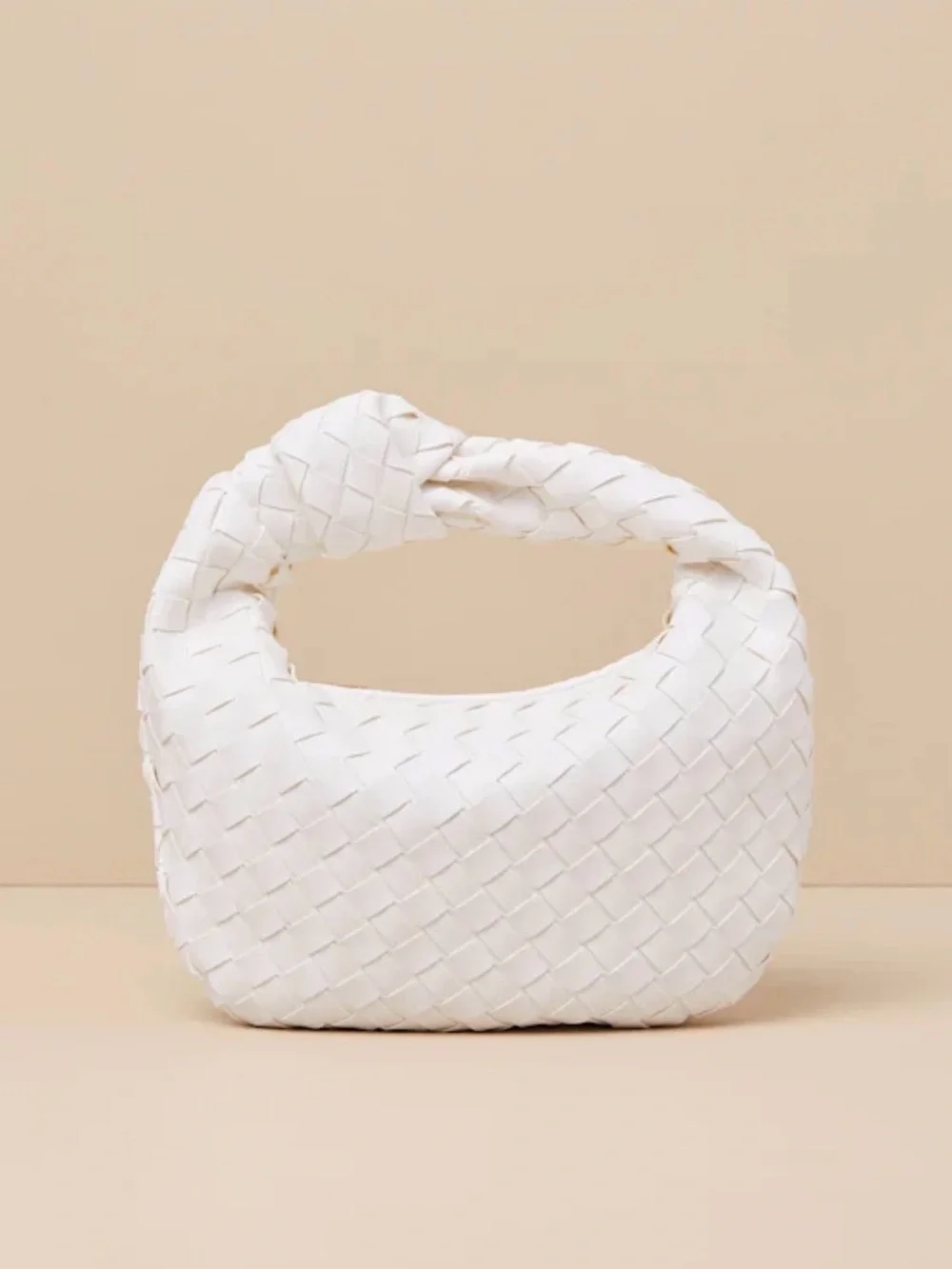 Lulus cute white